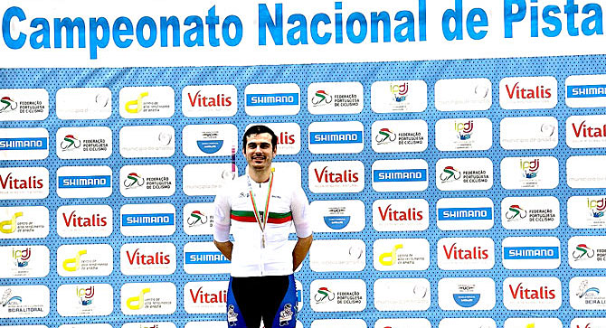André Soares (Escola Matos Cheirinhos) campeão nacional nos “Campeonatos de Pista”(T)